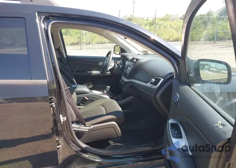 2019 Dodge Journey Se from USA, damaged, VIN 3C4PDCBB5KT835469